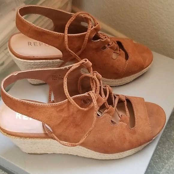 Sandals - Picture 4 of 4